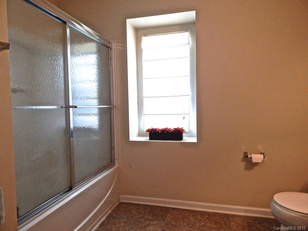 Hamilton Lakes - Residential Lease