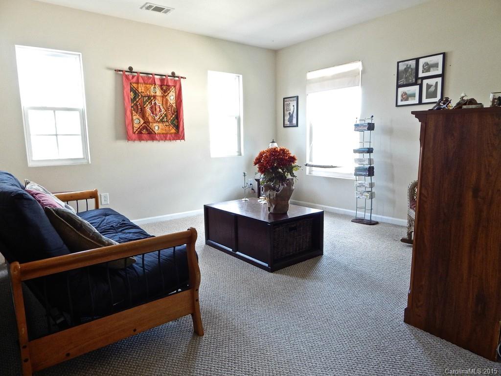 Hamilton Lakes - Residential Lease