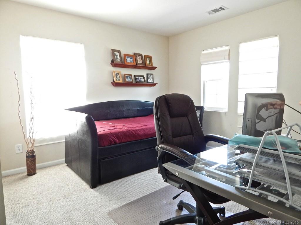 Hamilton Lakes - Residential Lease