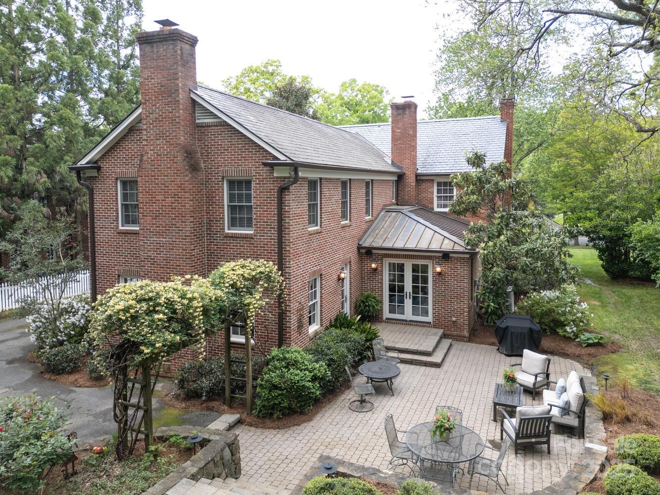 1943 S Wendover Road