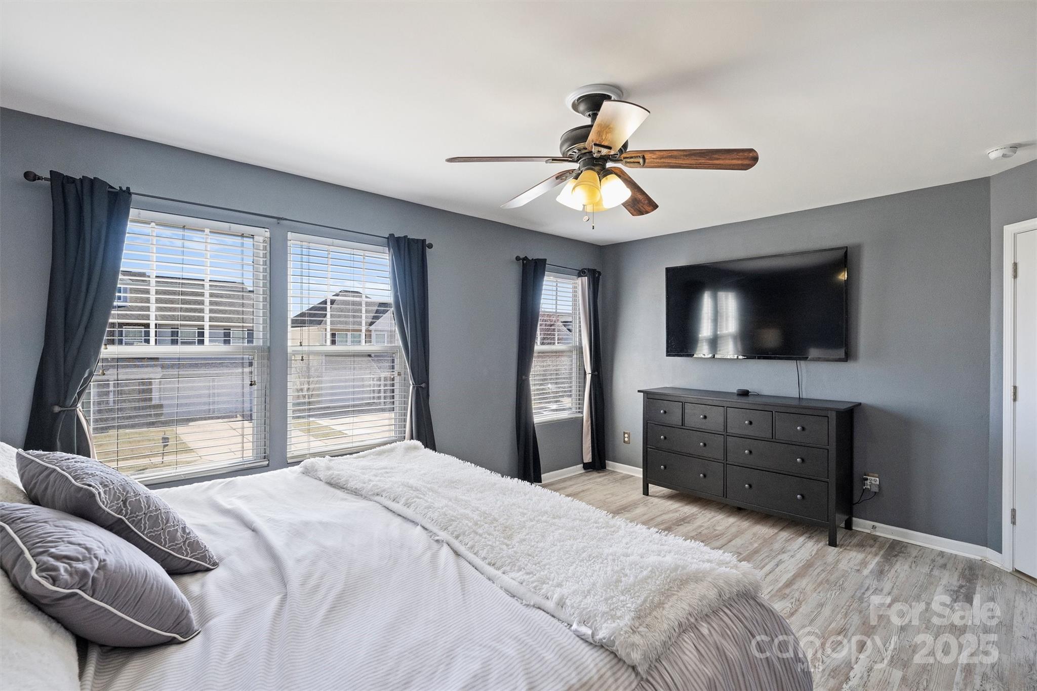 Newport Lakes - Residential