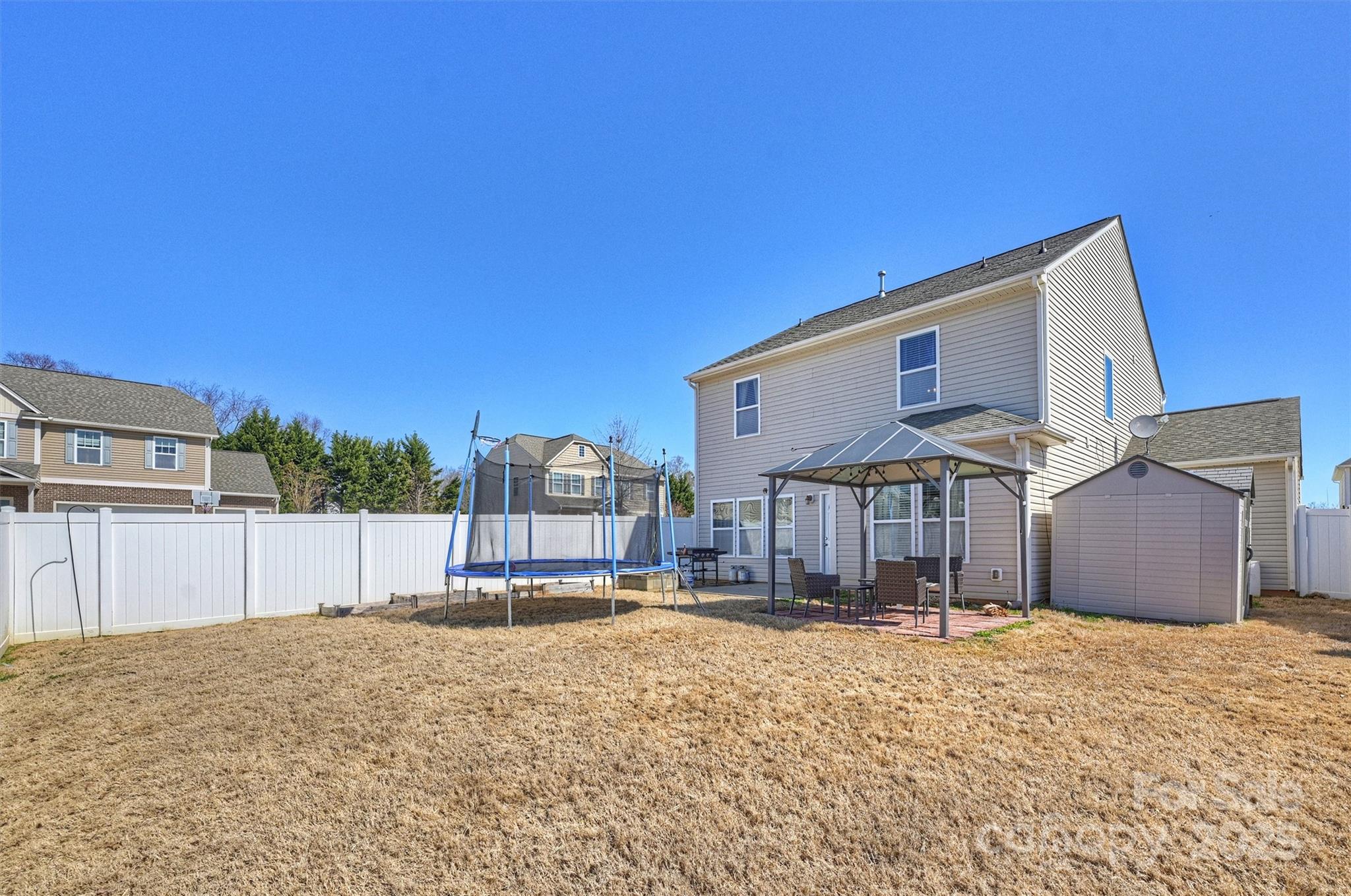 Newport Lakes - Residential