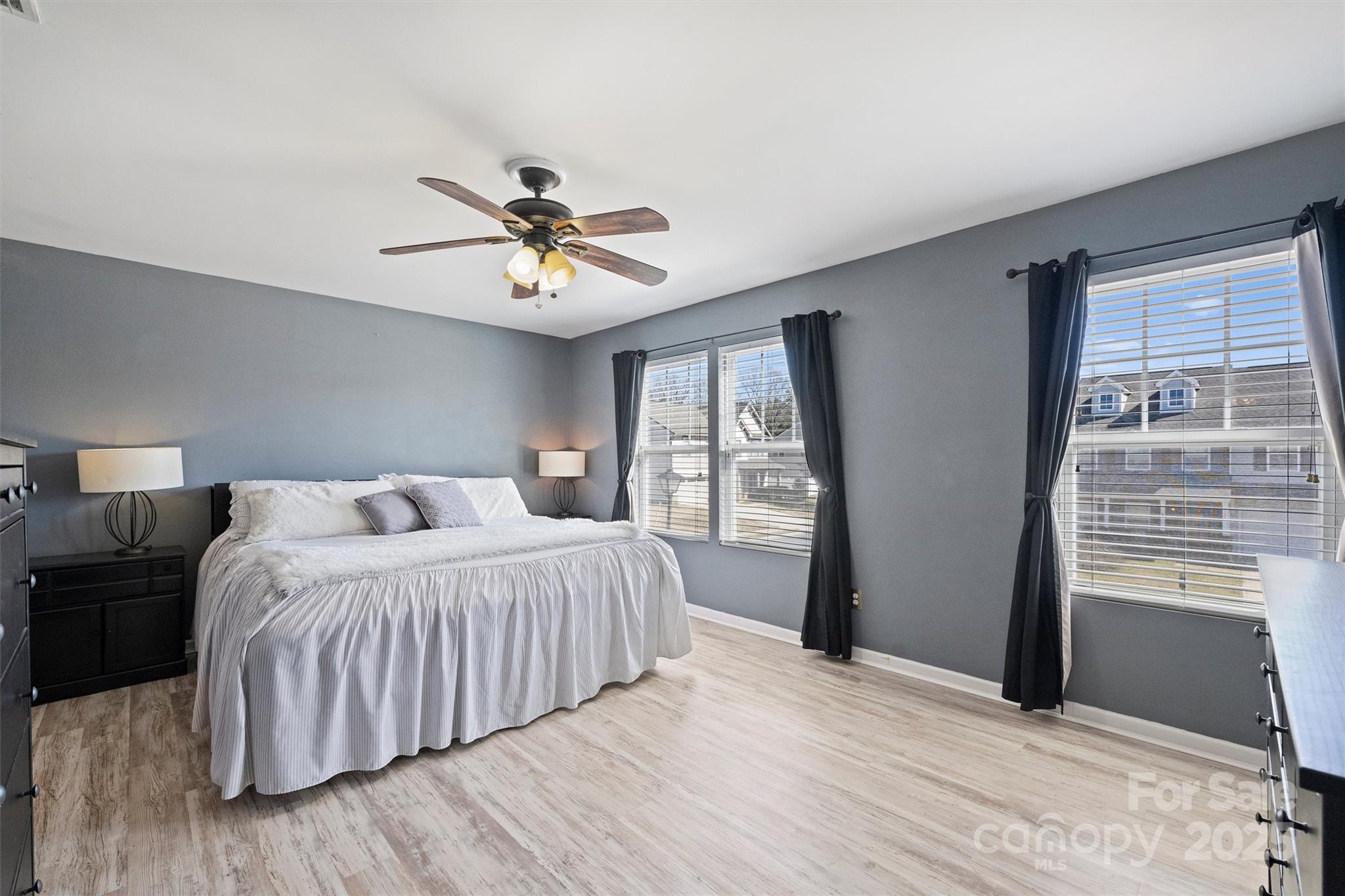 Newport Lakes - Residential