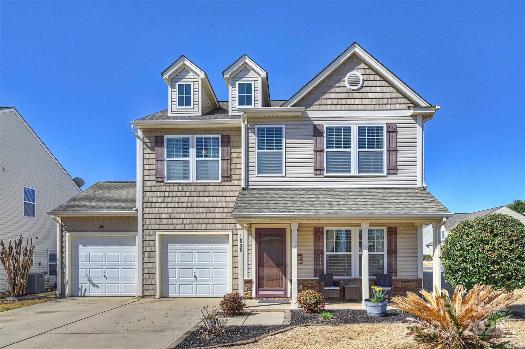 Newport Lakes - Residential