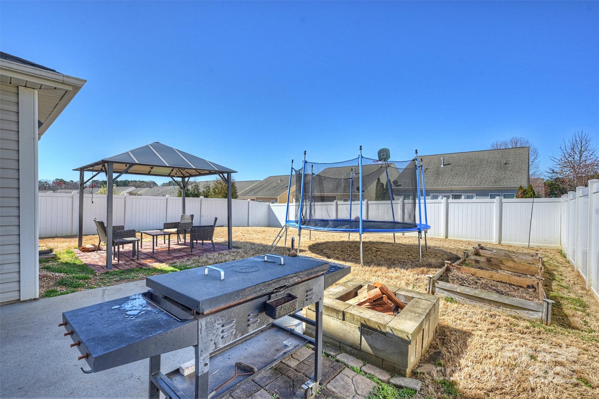 Newport Lakes - Residential