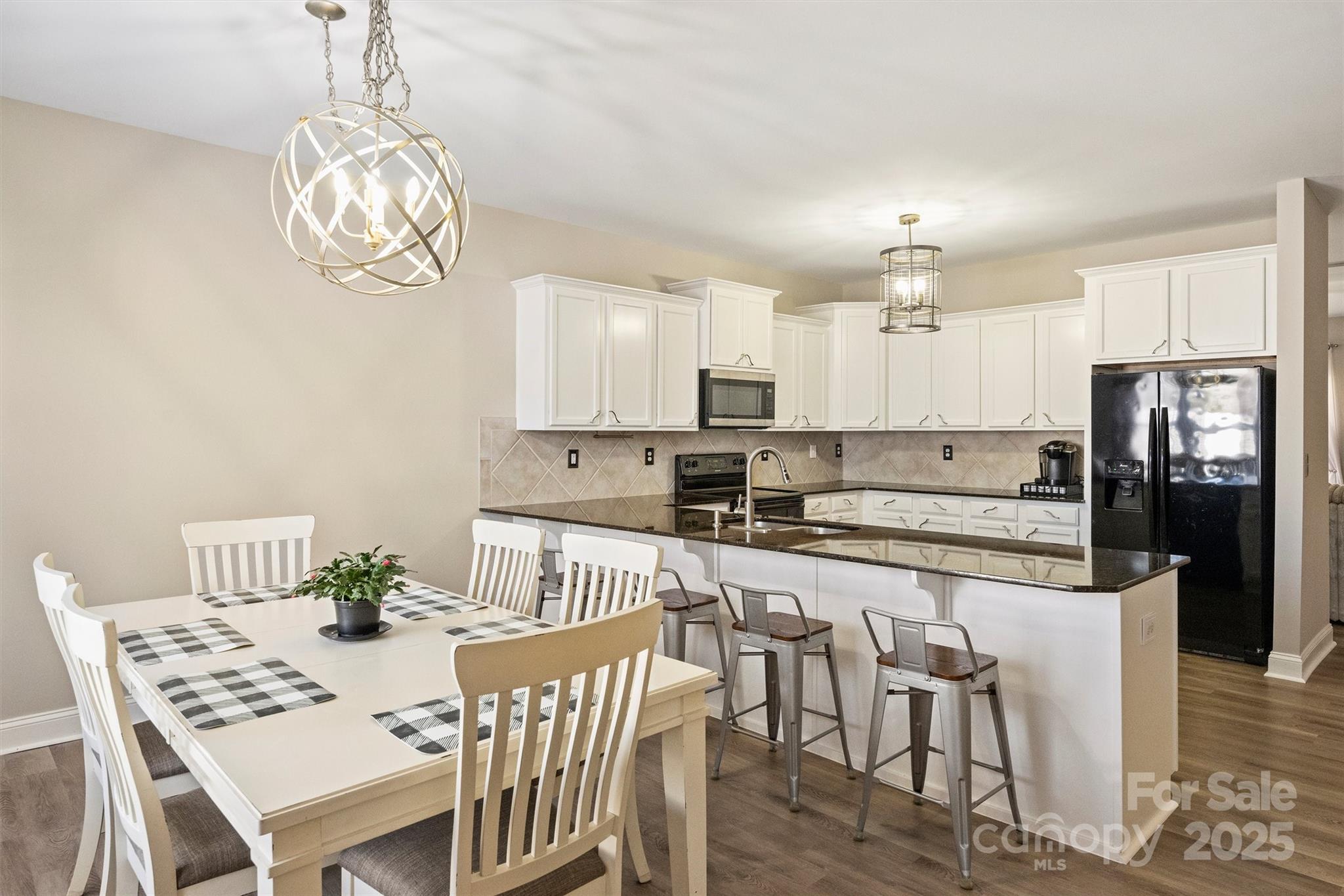 Newport Lakes - Residential