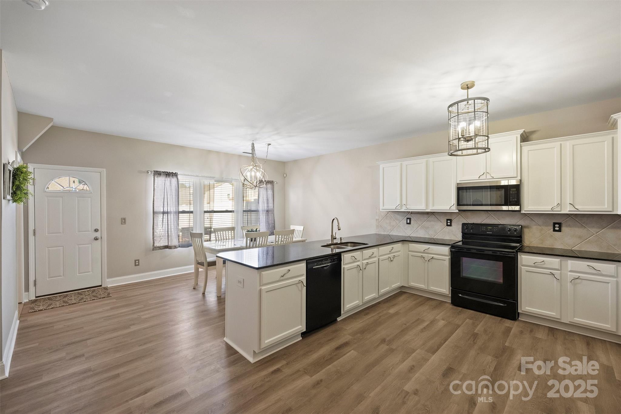 Newport Lakes - Residential