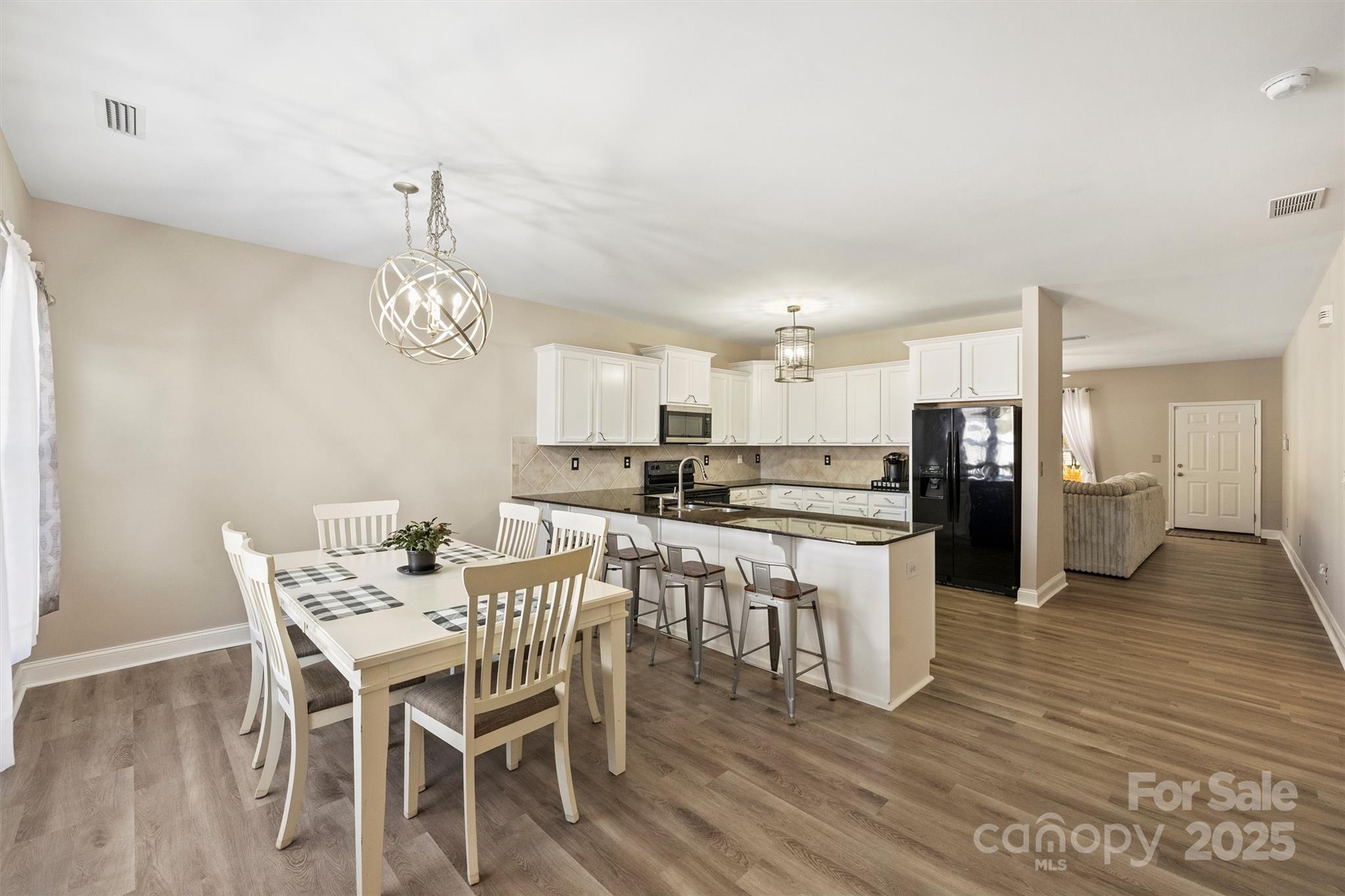 Newport Lakes - Residential