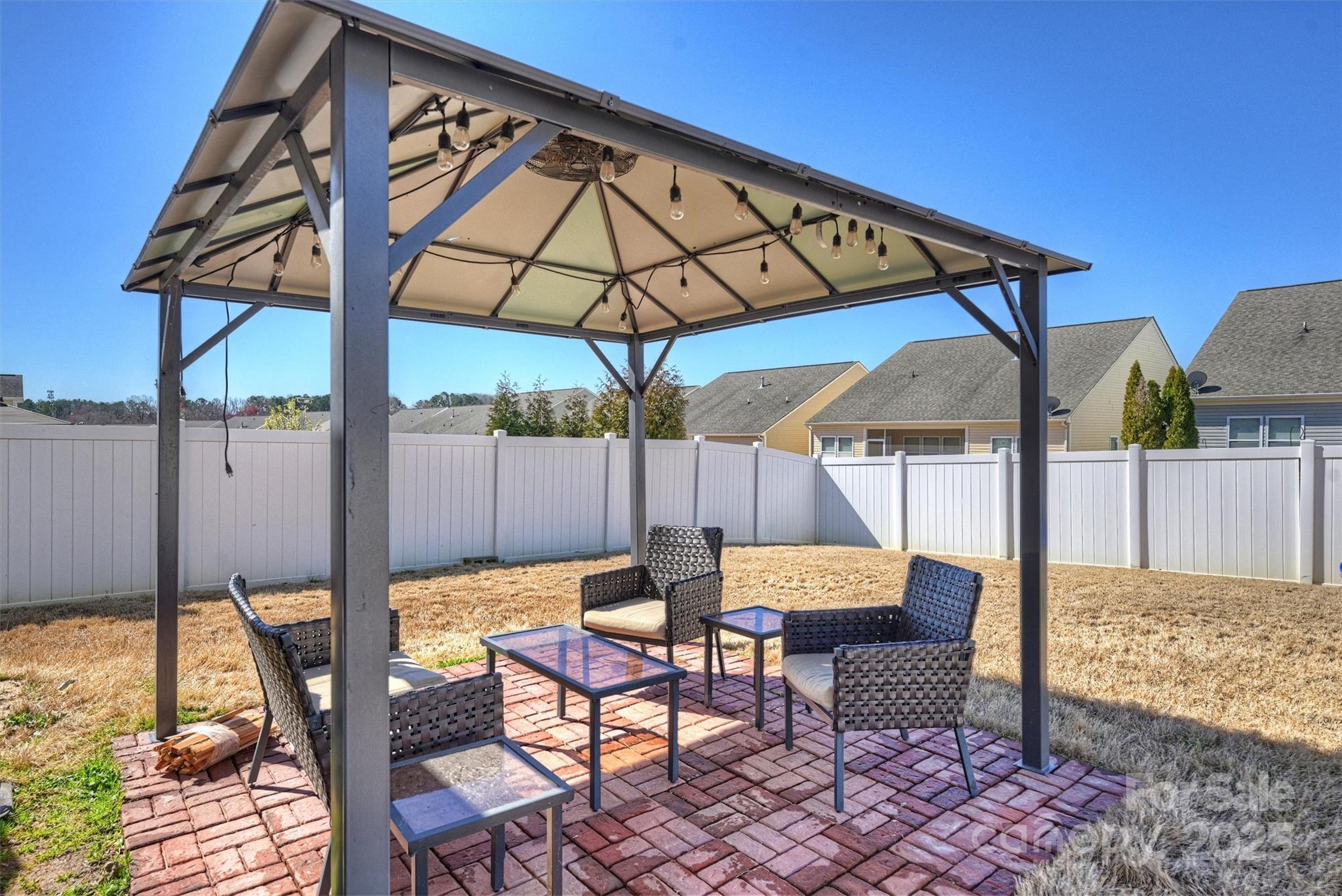 Newport Lakes - Residential