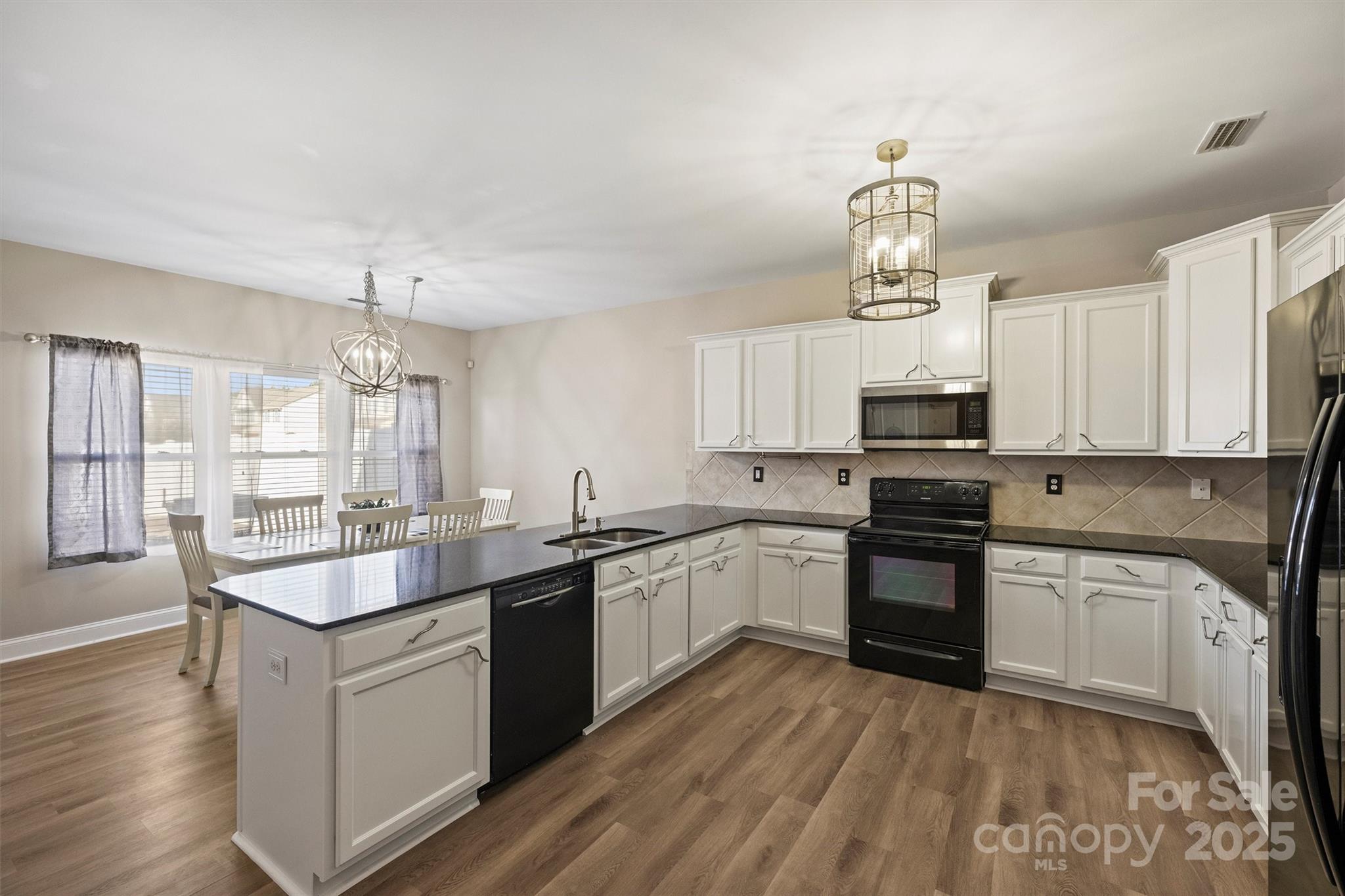 Newport Lakes - Residential