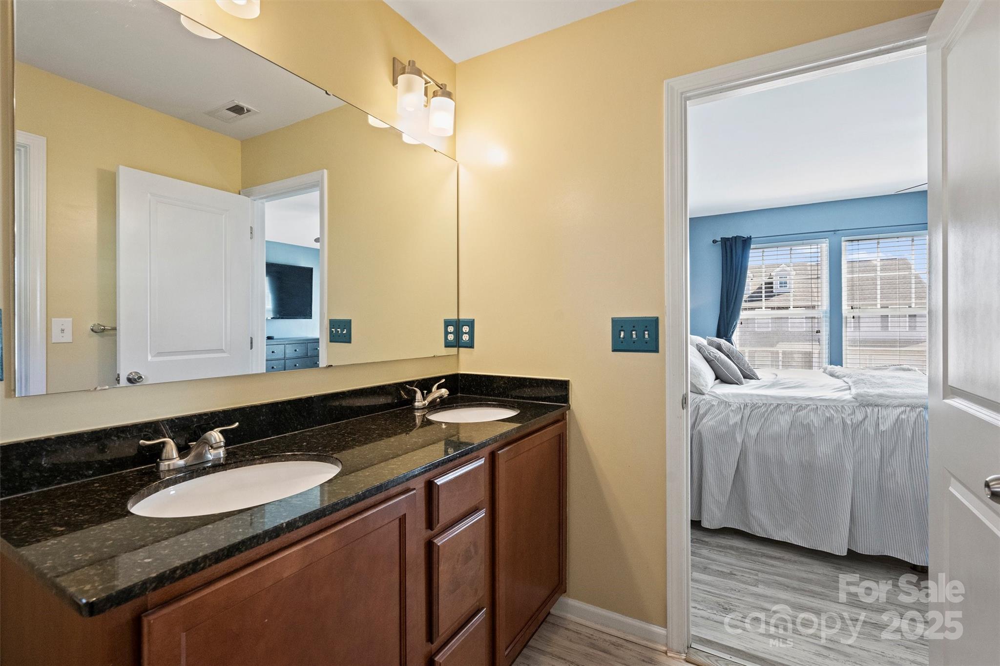 Newport Lakes - Residential