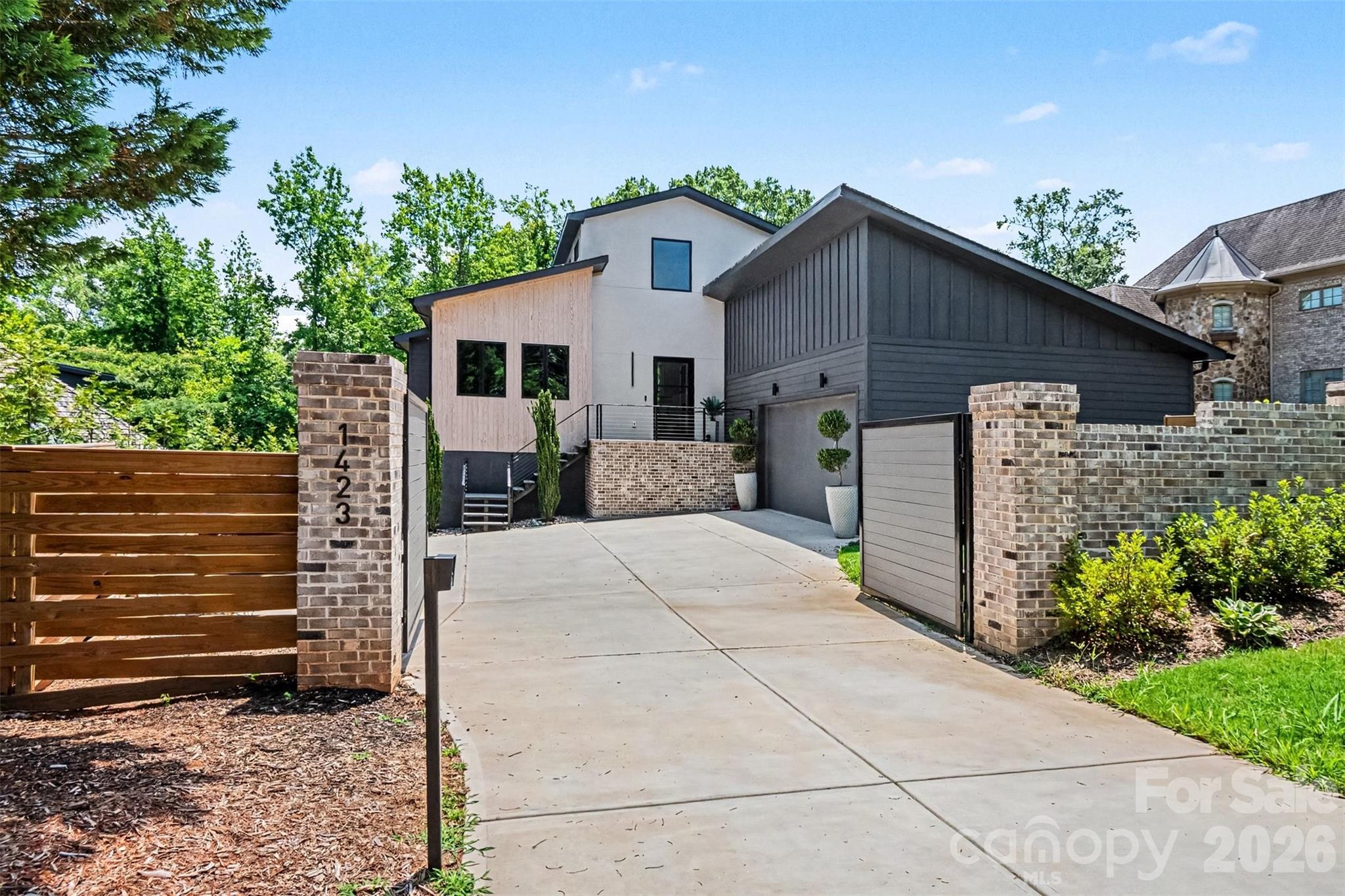 1423 S Wendover Road