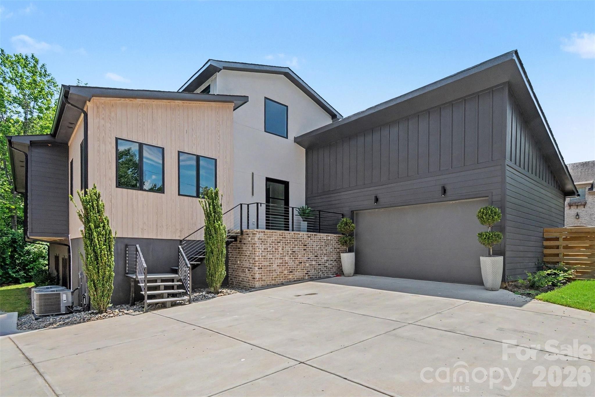 1423 S Wendover Road