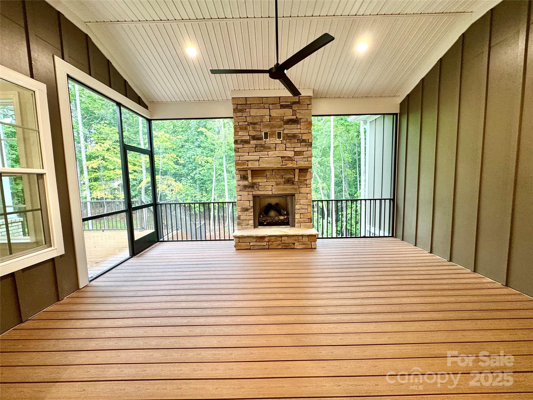 Irish Creek - Residential