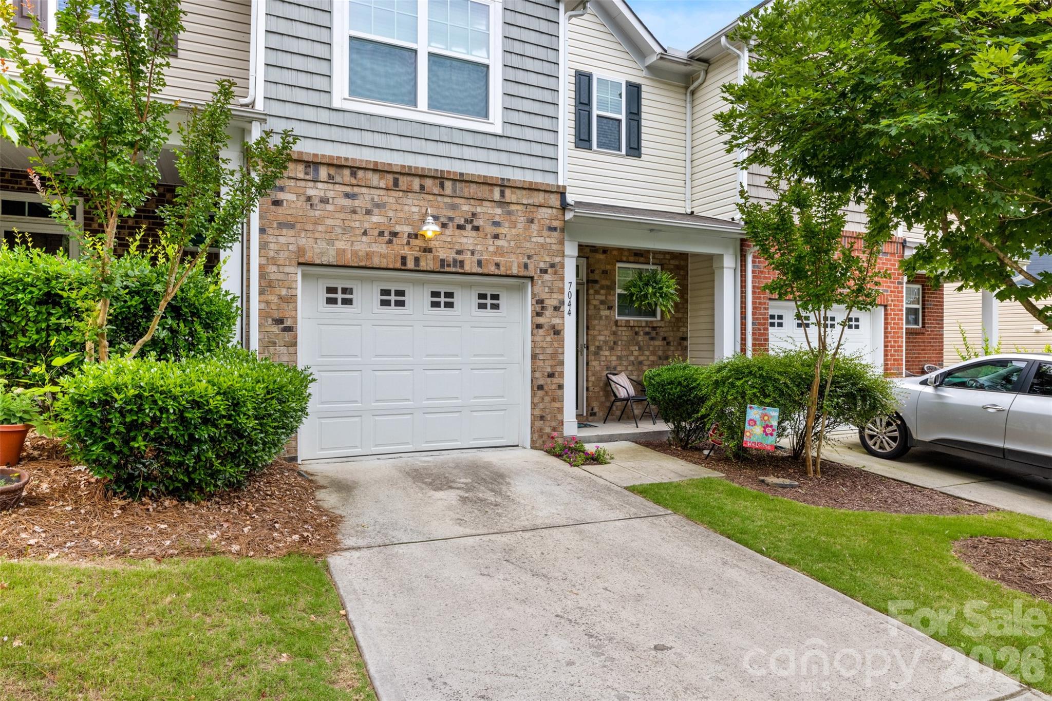 7044 Woodsbay Lane
