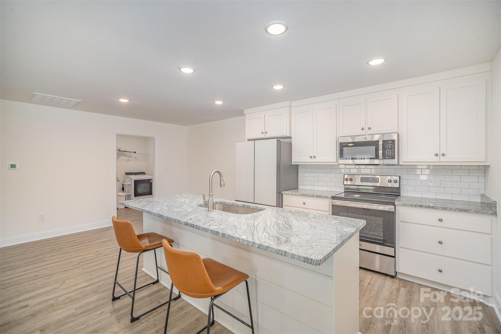 2215 Charlotte Highway