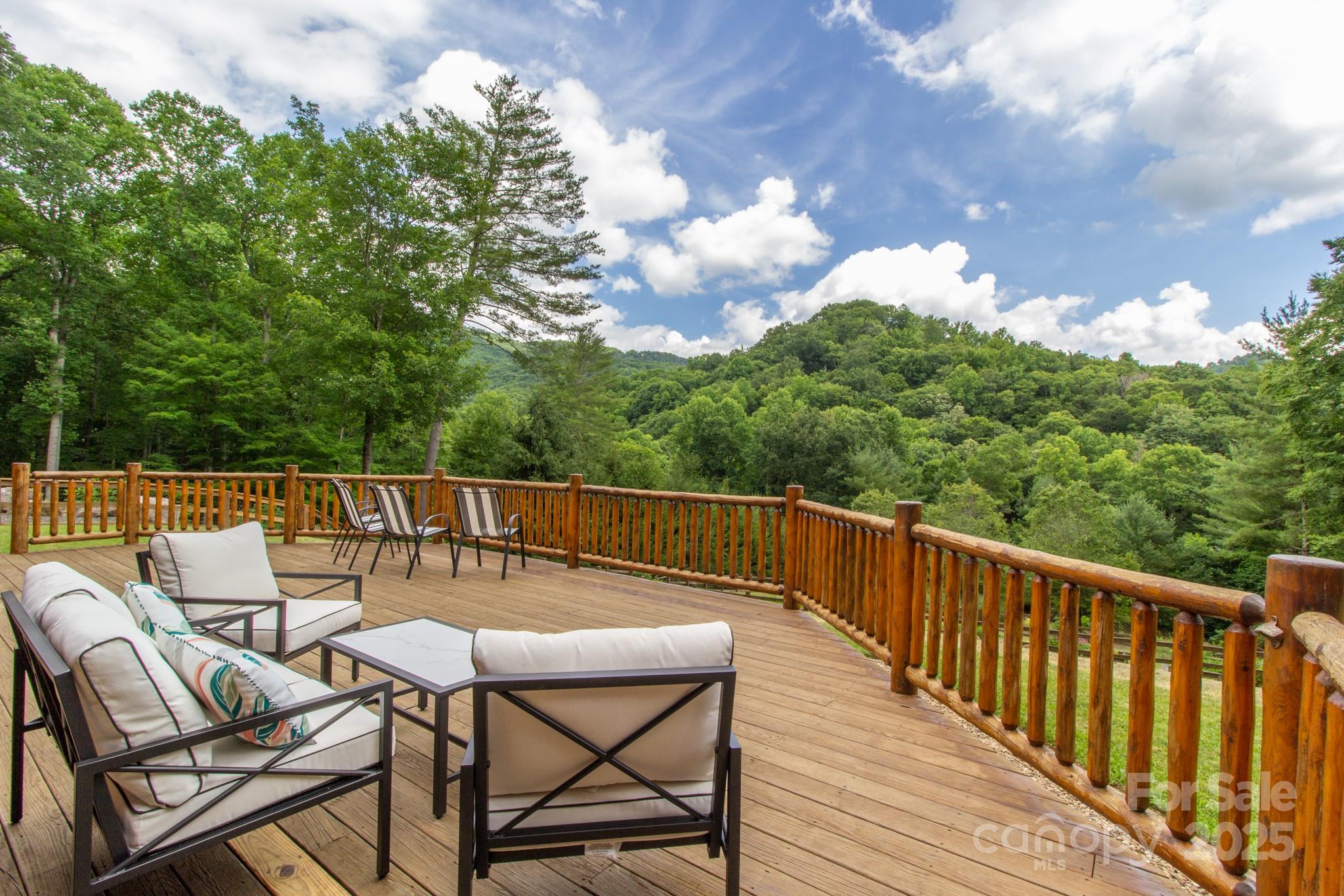 2811 Poplar Creek Road