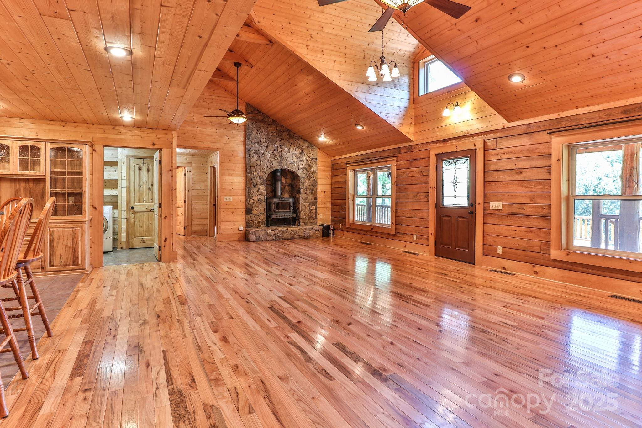 2811 Poplar Creek Road