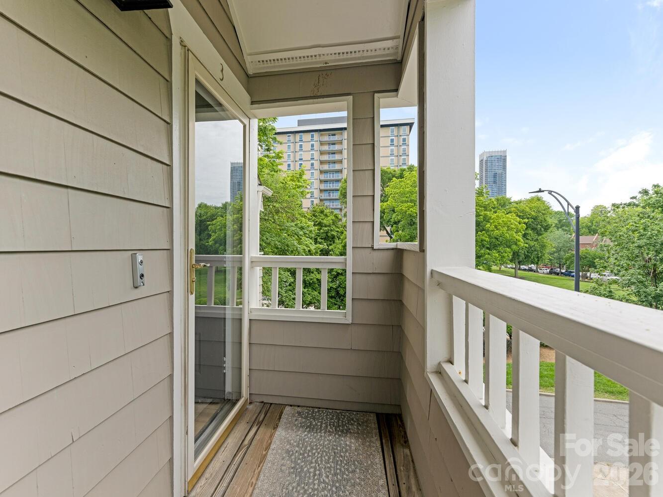 212 W 10th Street 3