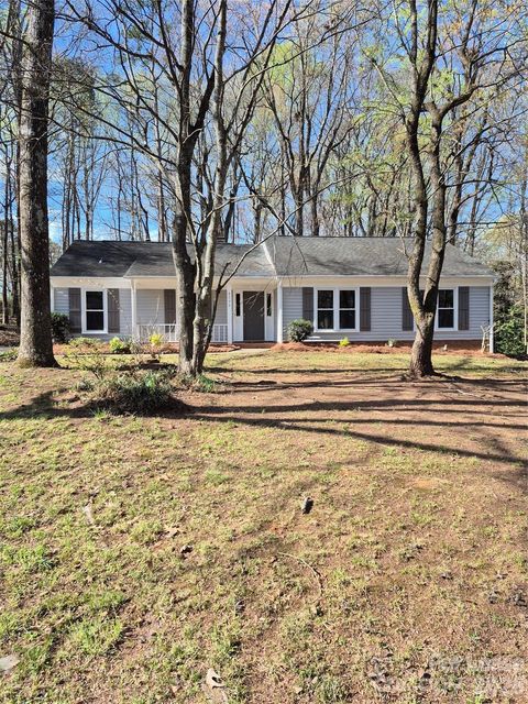 Photo of 8246 Arrowsmith Lane, Charlotte, NC 28270 (MLS # 4357460)
