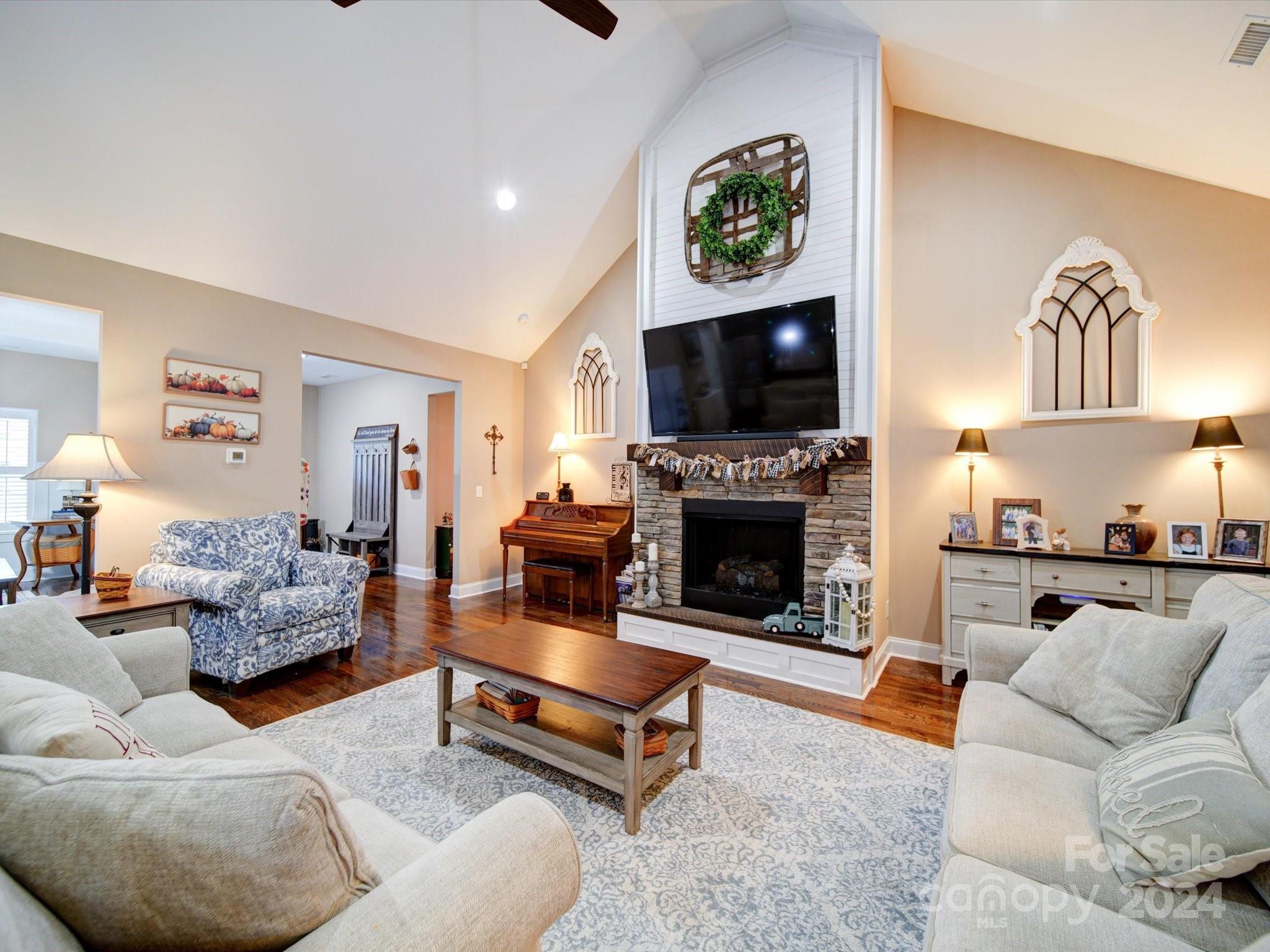 Lauren Pines - Residential