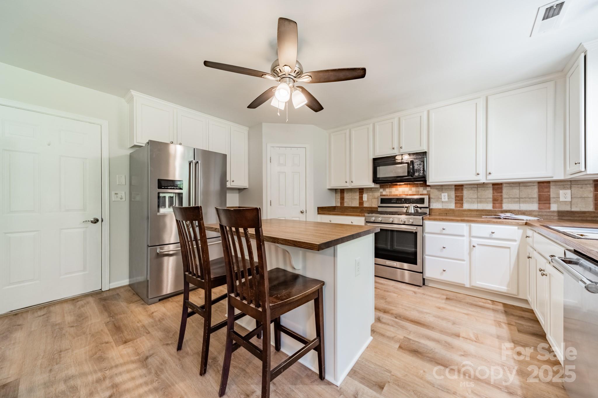 Sandy Pointe - Residential