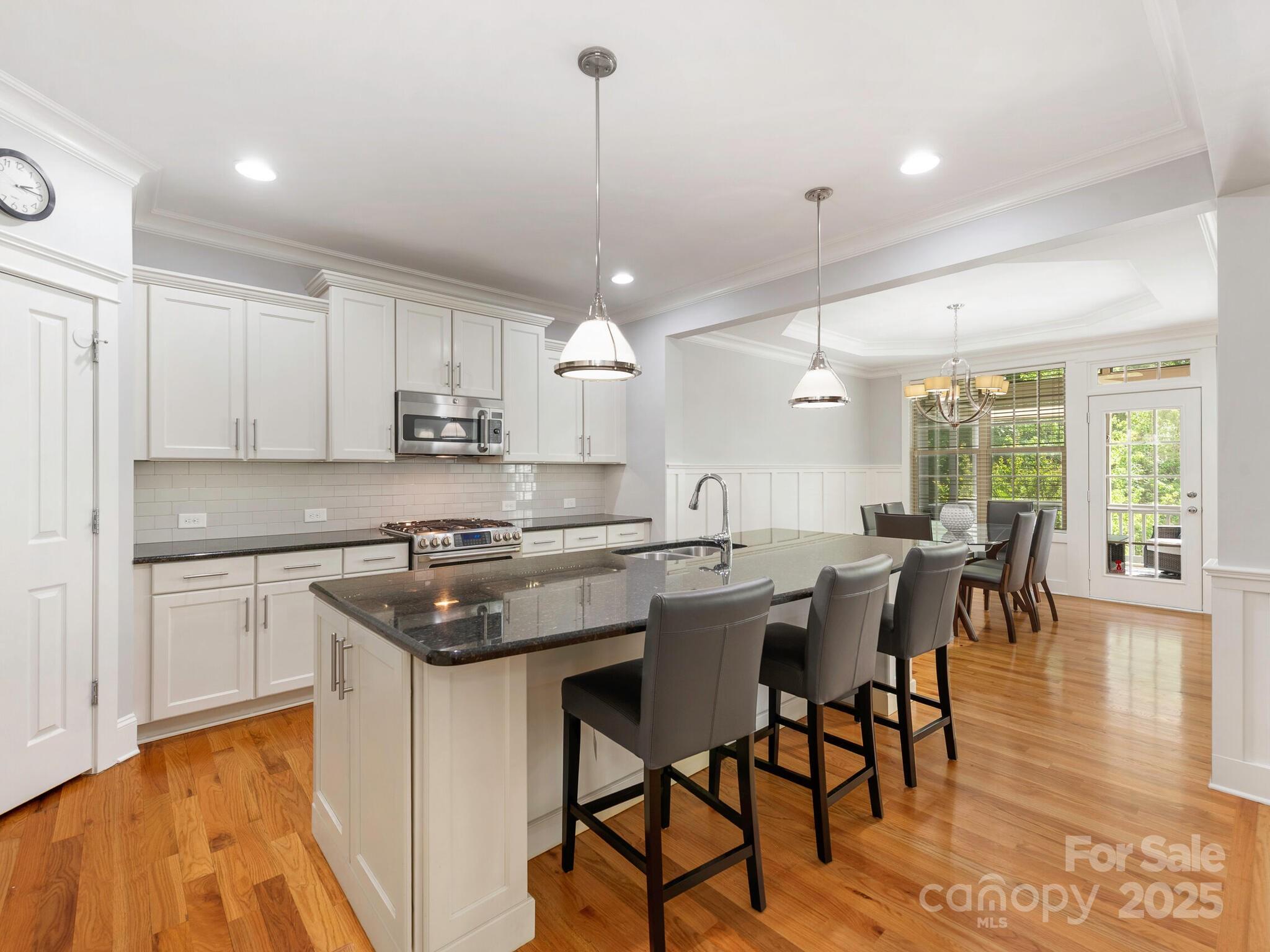 3725 Windbluff Drive