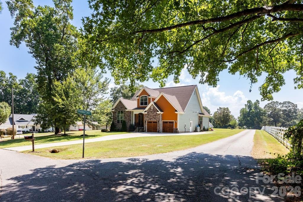7996 Malibu Pointe Lane
