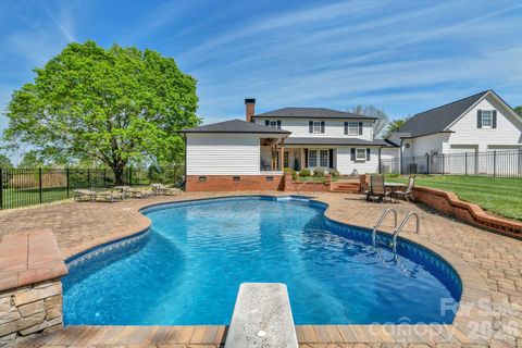 8698 Rocky River Road Harrisburg NC 28075