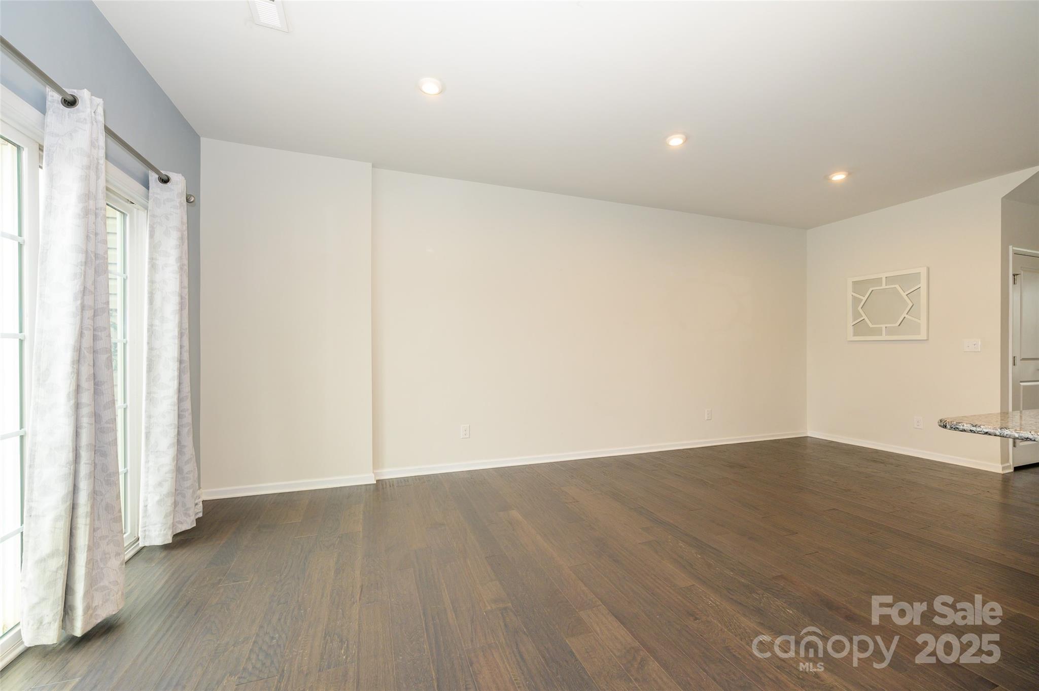 Mariners Pointe at Smithstone - Residential