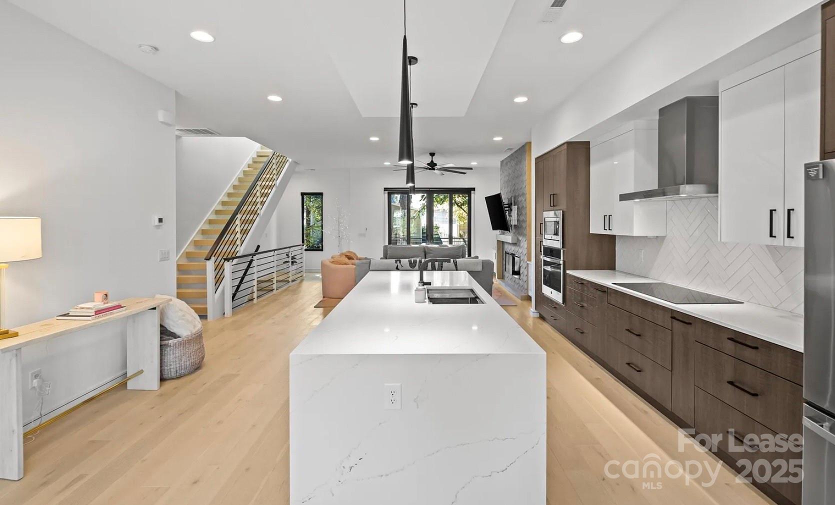 2712 N Davidson Street