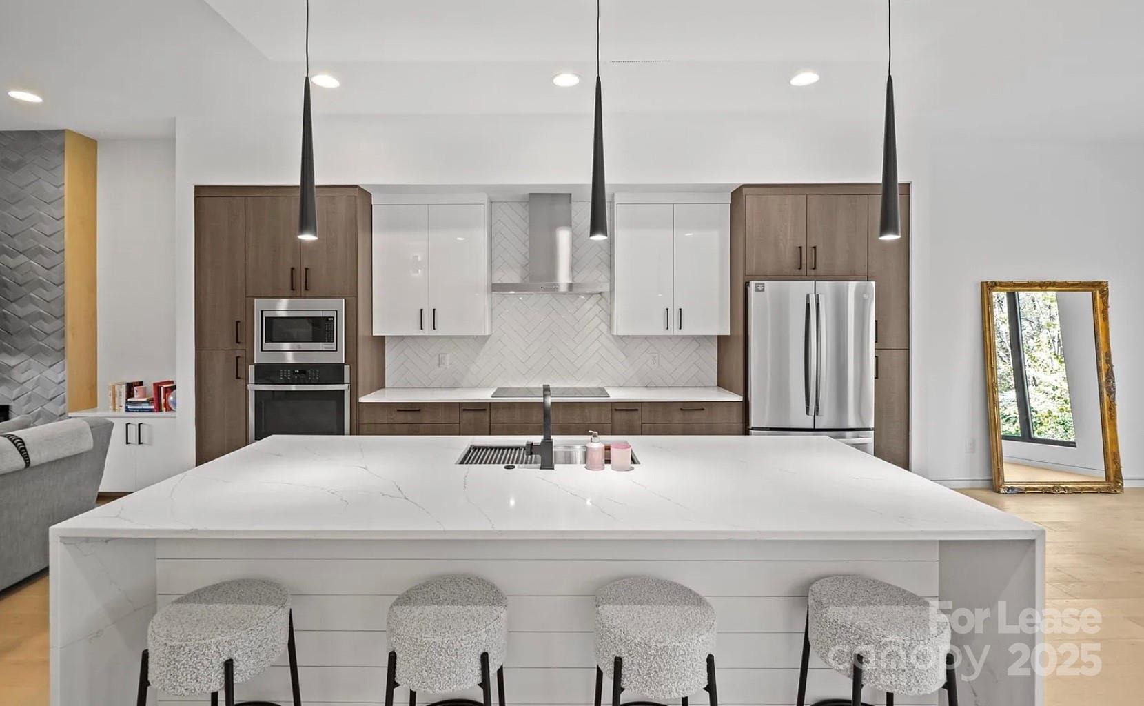 2712 N Davidson Street