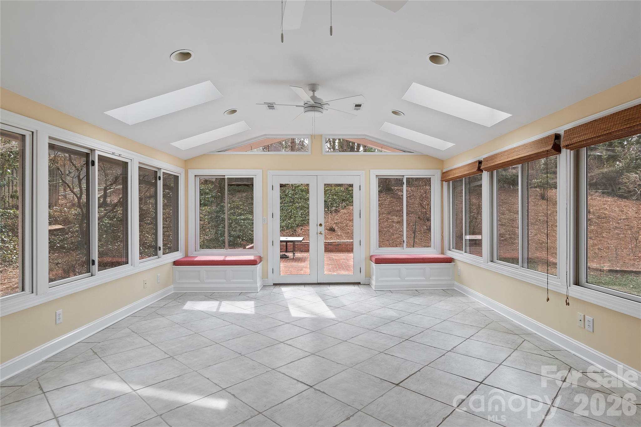 Shoreland Park - Residential