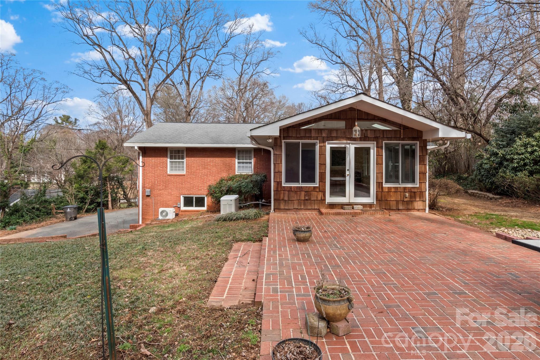 Shoreland Park - Residential