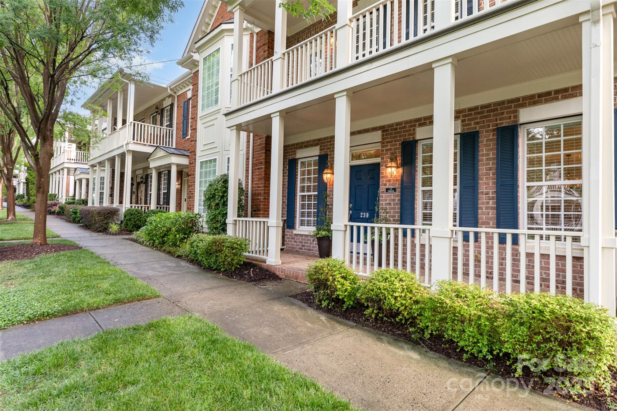 239 N Faulkner Way