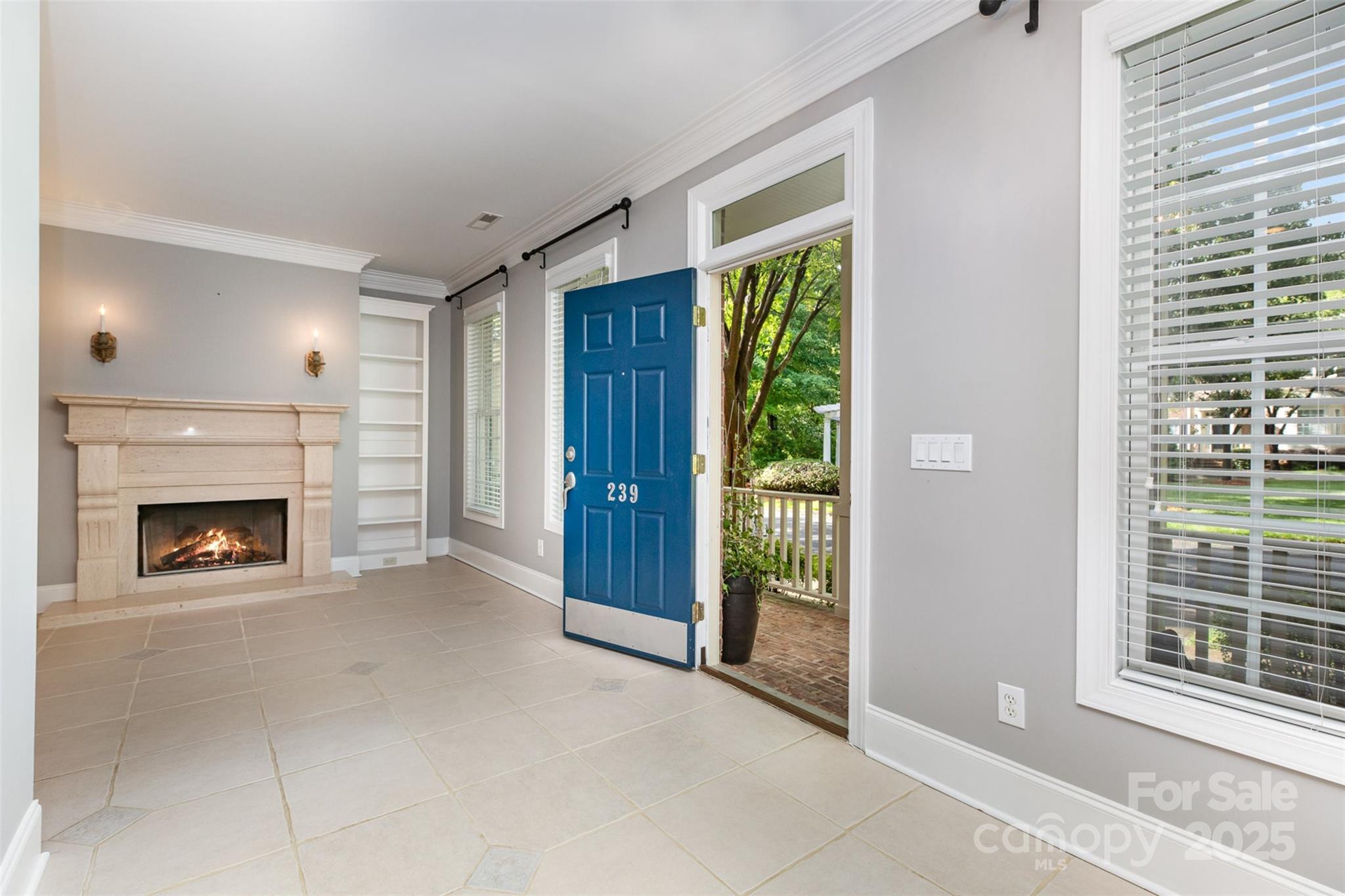 239 N Faulkner Way