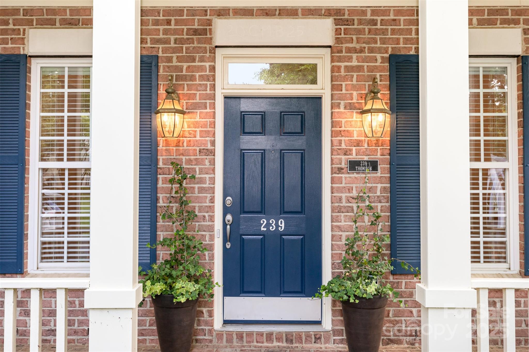 239 N Faulkner Way