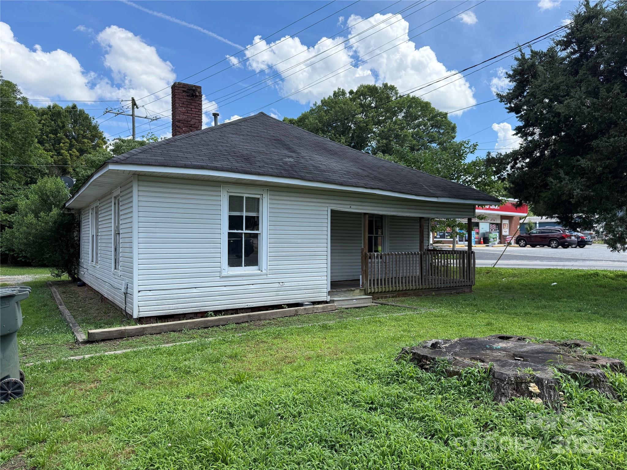 863 Old Charlotte Road SW