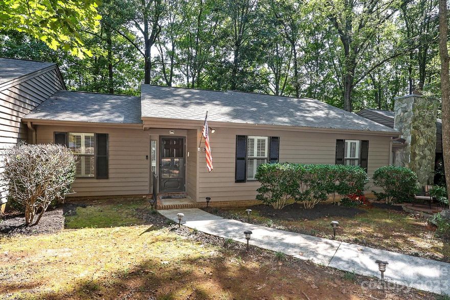 **Estate Sale** New Price**
Cozy and quiet community, Seller has installed laminate flooring in living room, installed R44 insulation in attic for warmth and comfort, installed new shower in primary bath, spacious deck to add to enjoying a beautiful view and private back yard. 2" wood blinds on windows thru out the cozy condo. Refrigerator, Washer and Dryer do convey.
home sold as is.
Virtual Tour https://catch-light-studio.seehouseat.com/2159535?idx=1