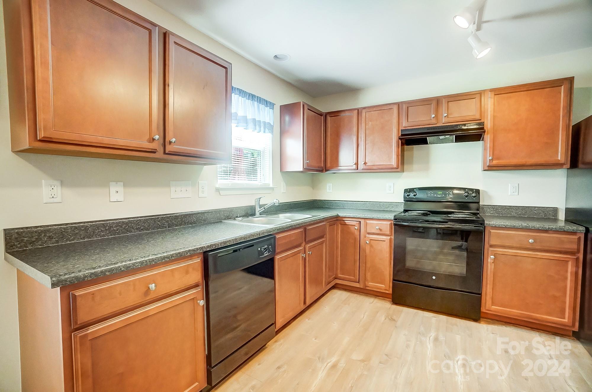 Hammond Lake - Residential