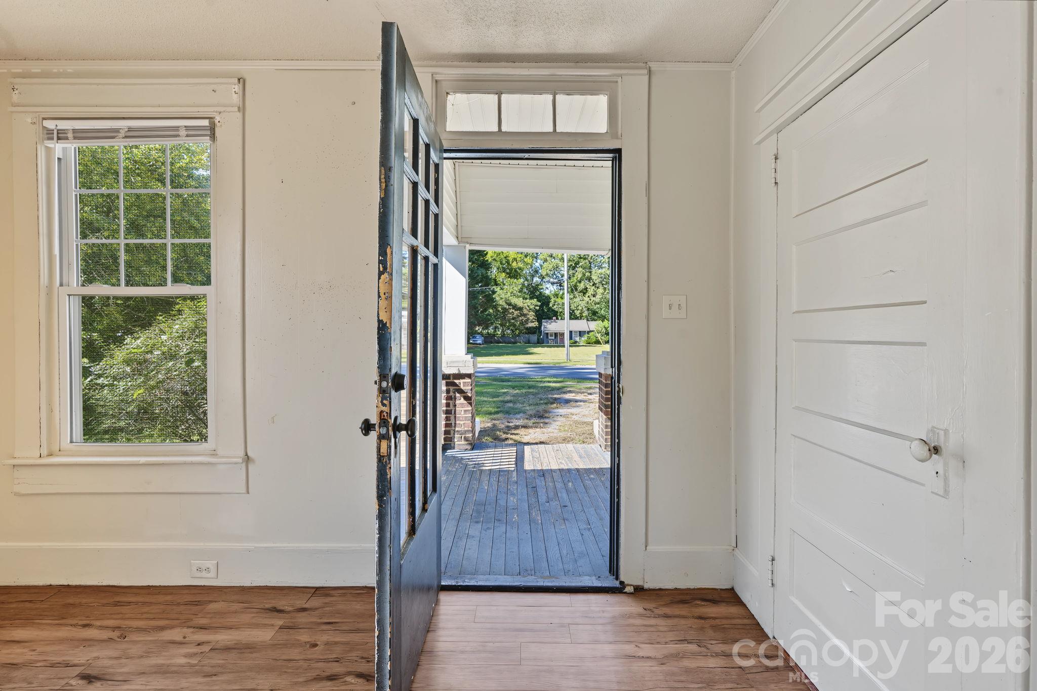 1046 Park Avenue Extension