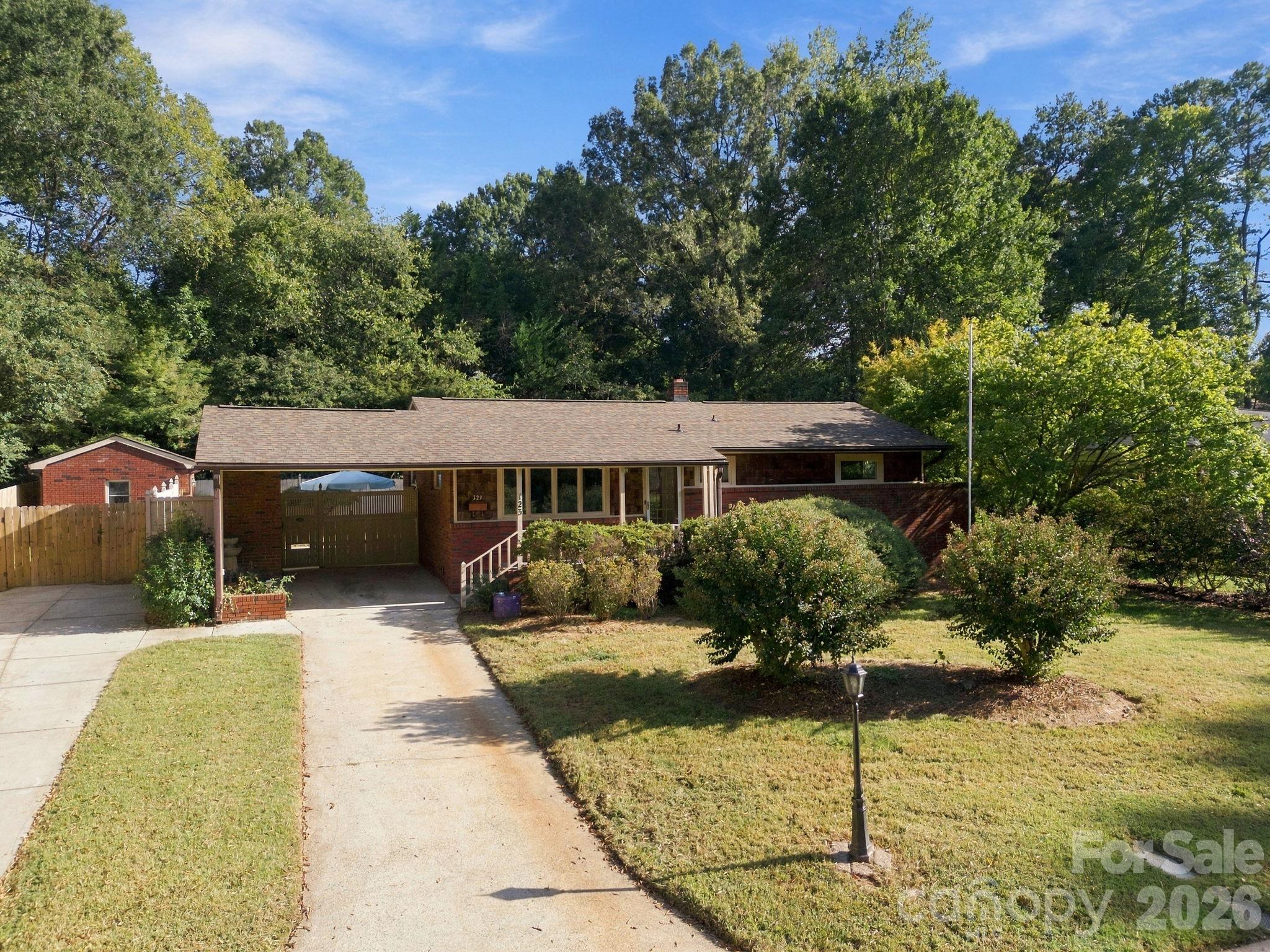 123 Hillside Avenue SW