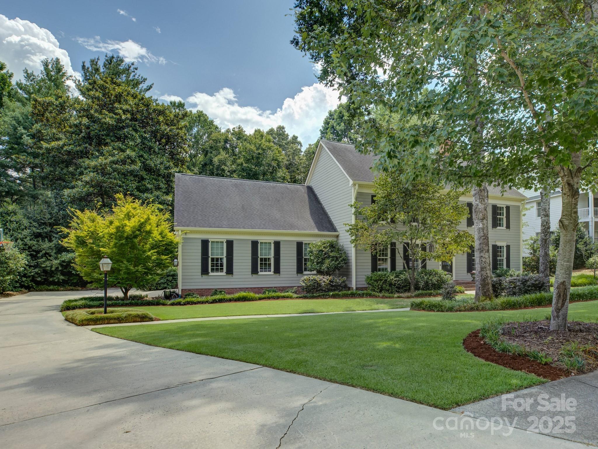 2621 Winding Oak Drive