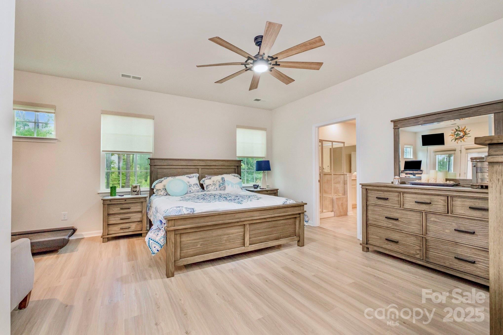 Imagery On Mtn Island - Residential