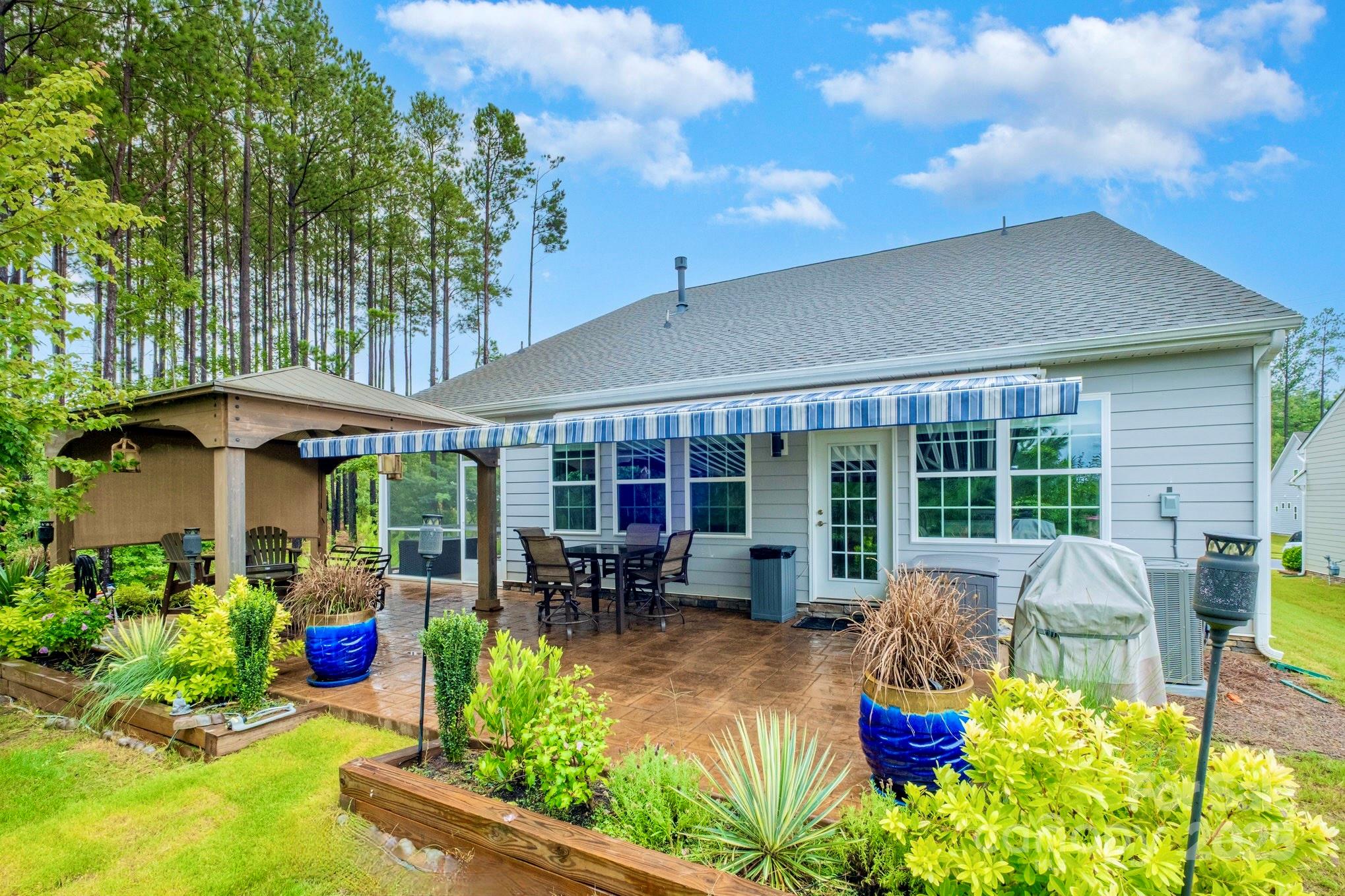 Imagery On Mtn Island - Residential