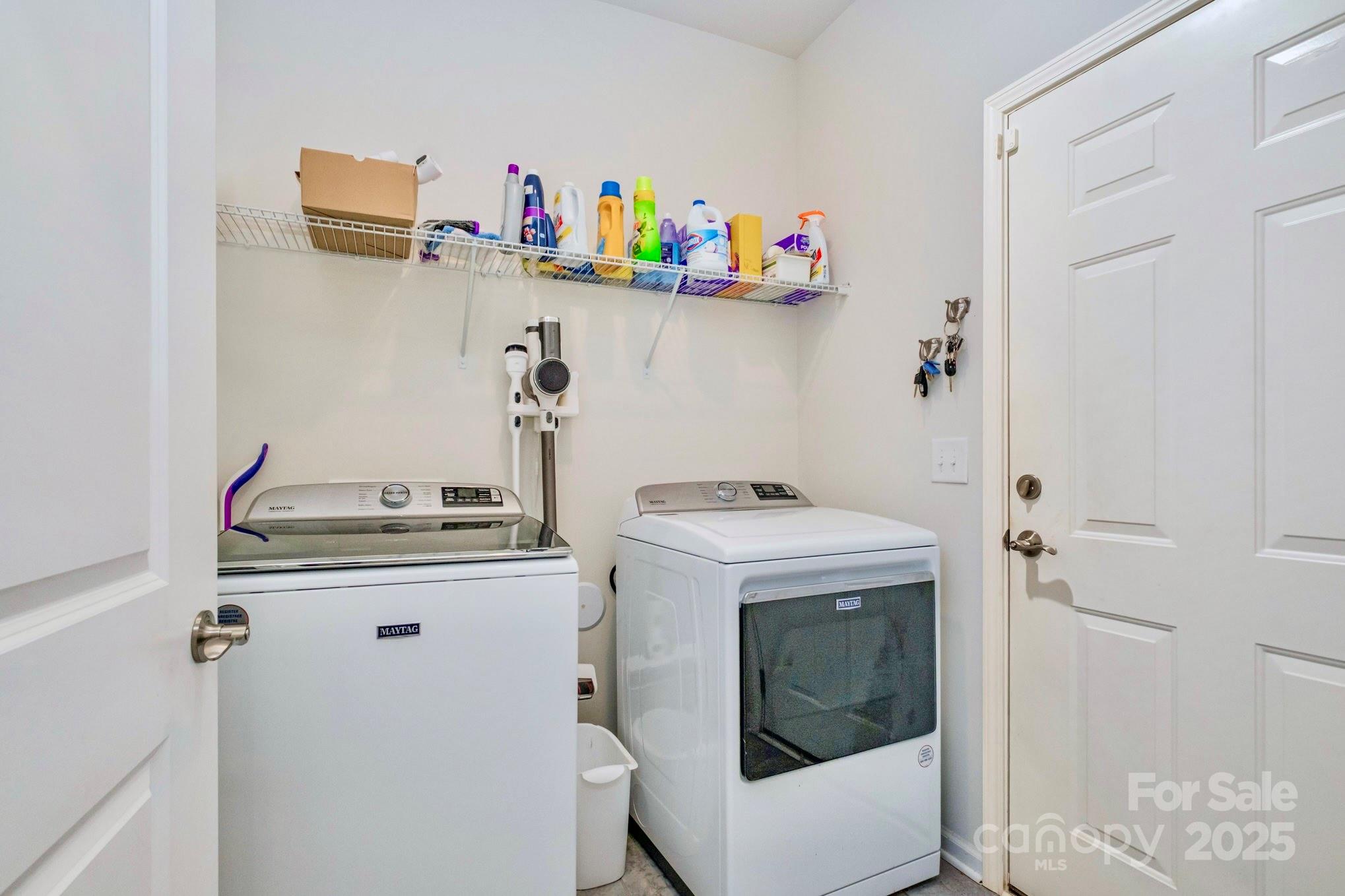 Imagery On Mtn Island - Residential