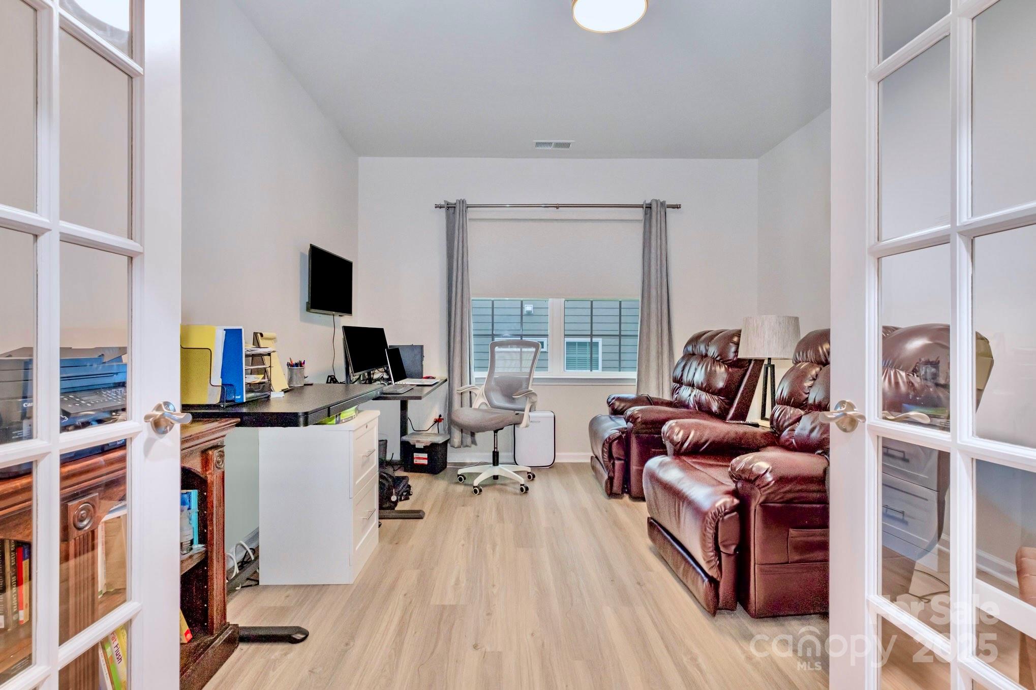 Imagery On Mtn Island - Residential