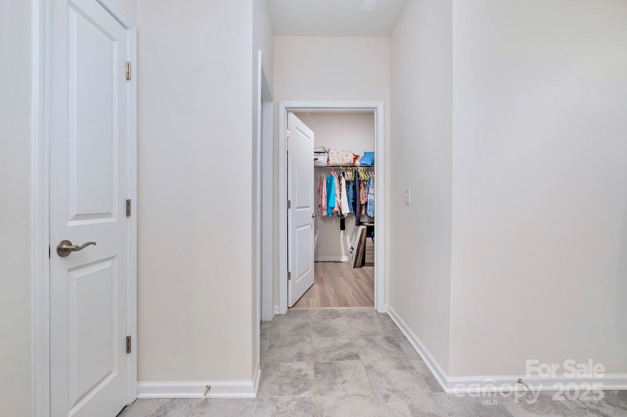 Imagery On Mtn Island - Residential