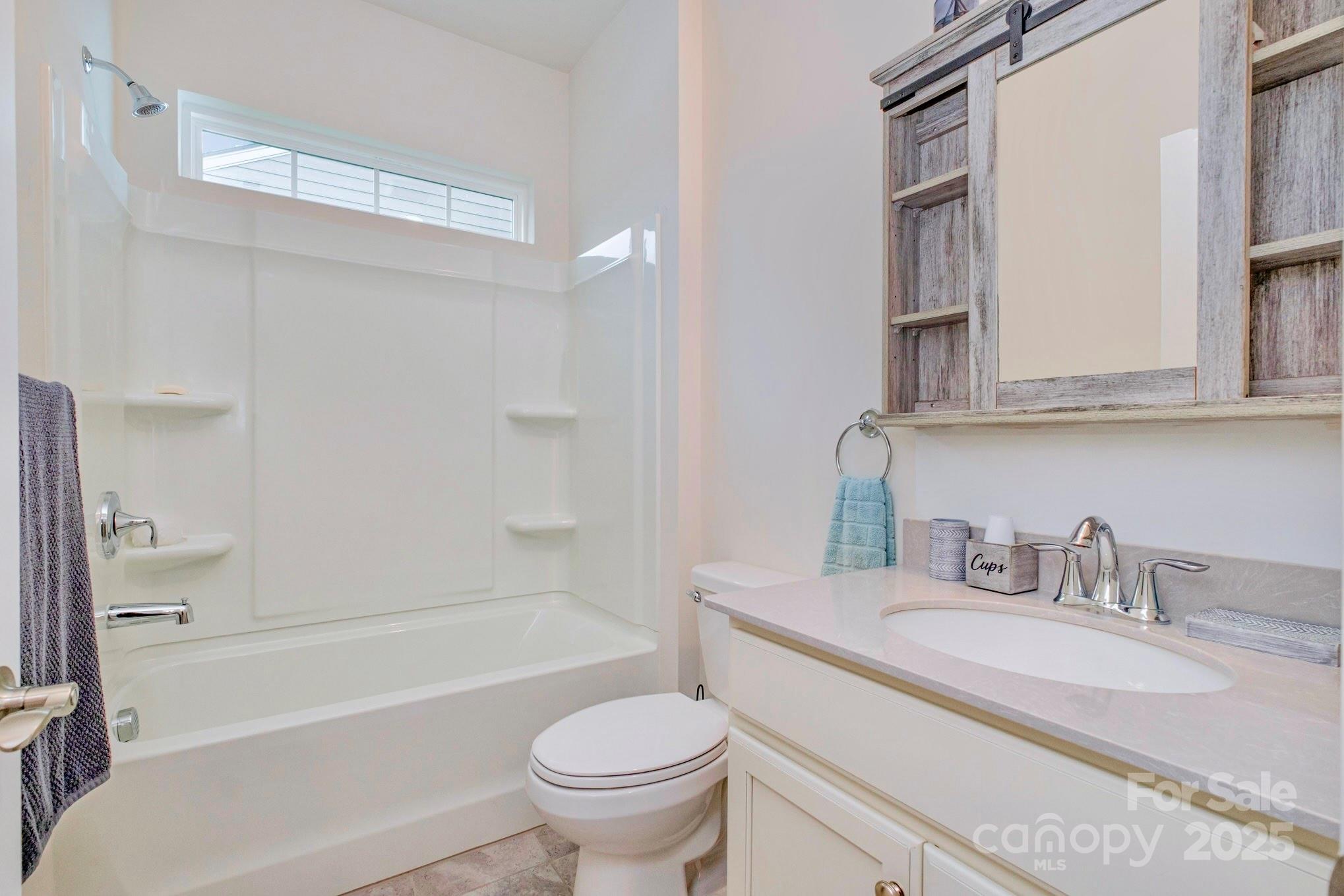 Imagery On Mtn Island - Residential