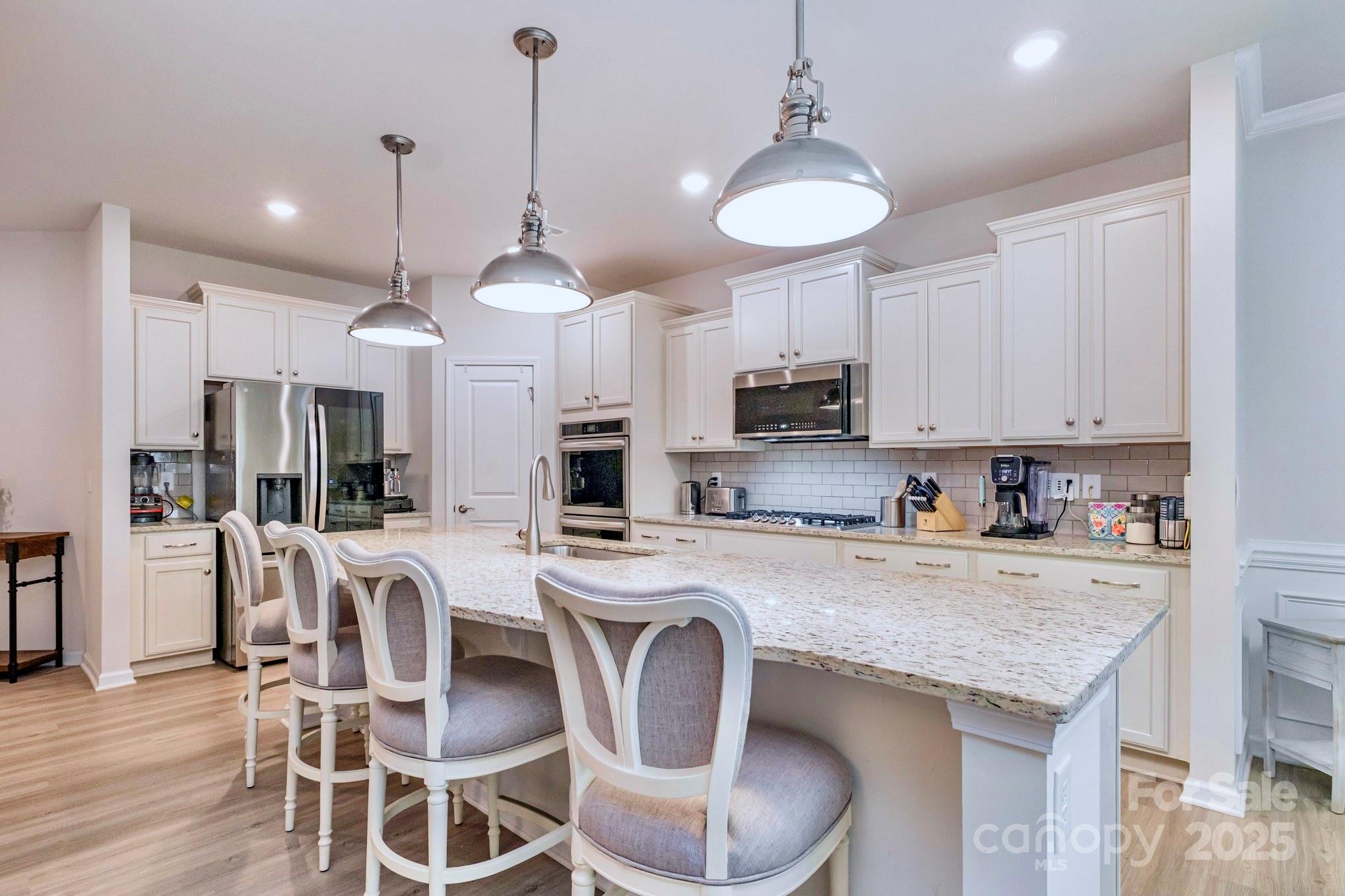 Imagery On Mtn Island - Residential